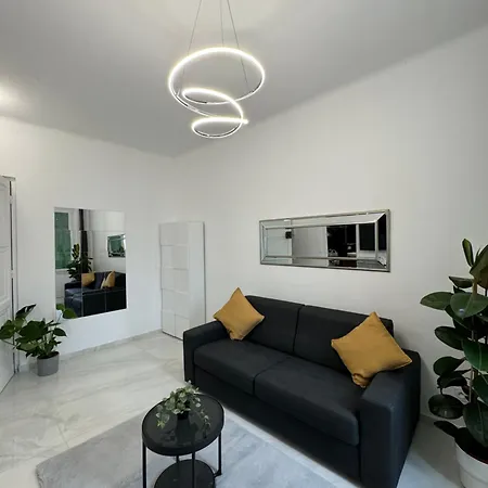 Newly Refurbished Apartment *